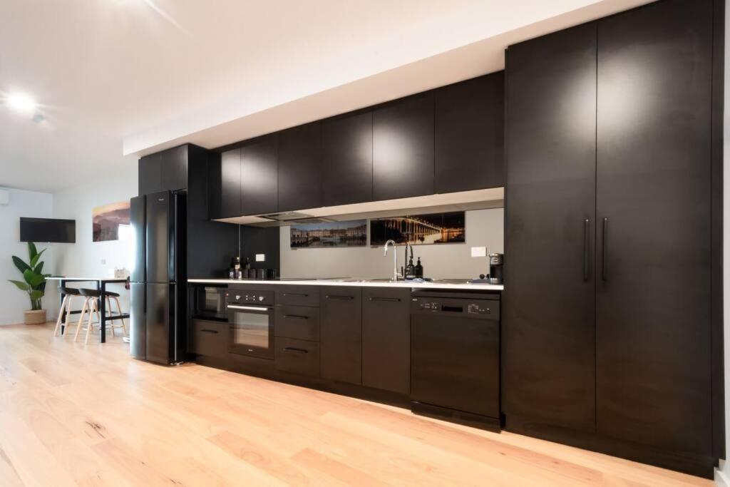 Central Modern 2 Bedroom With Wifi Launceston Esterno foto